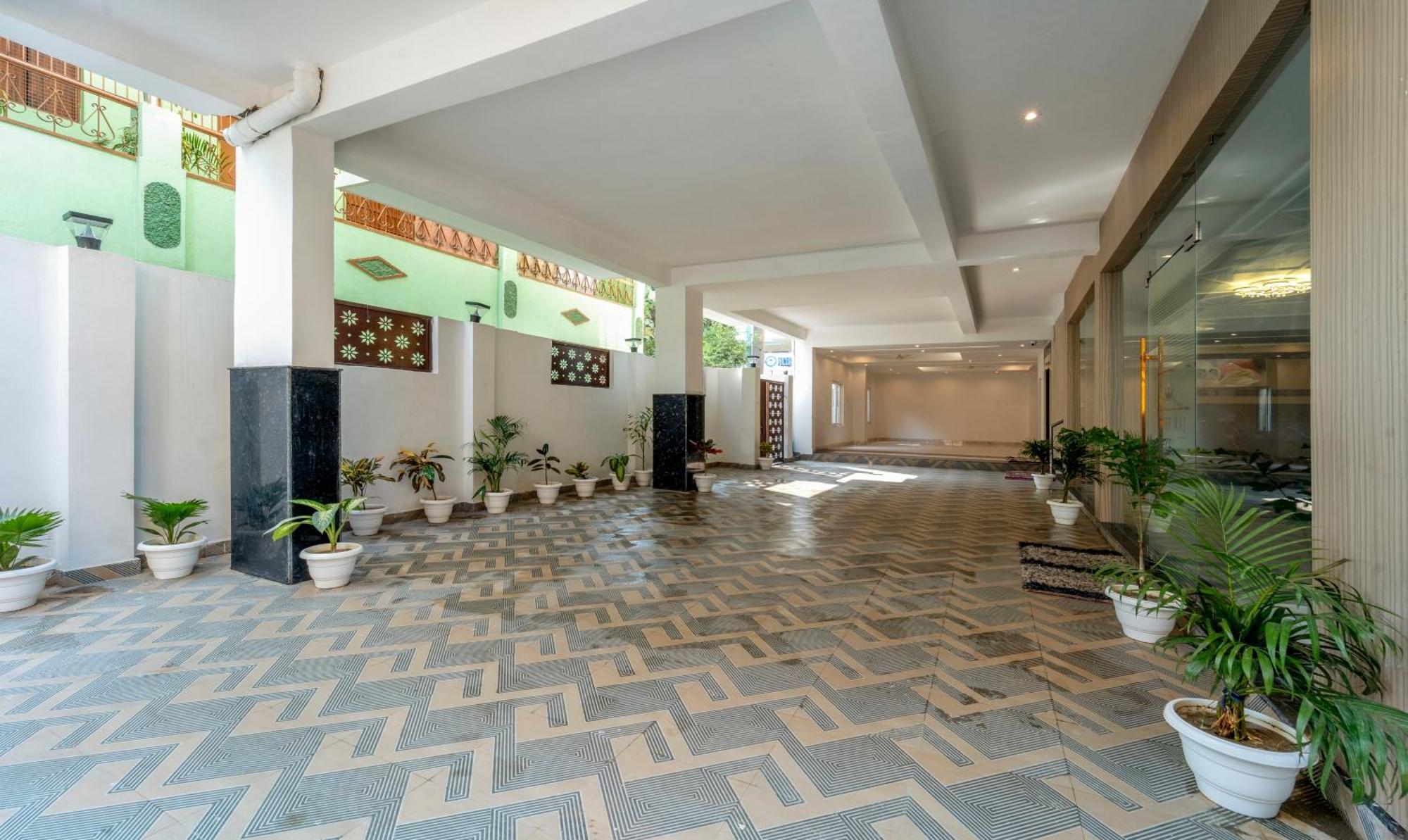 Treebo Raj Palace Βαρανάσι Εξωτερικό φωτογραφία